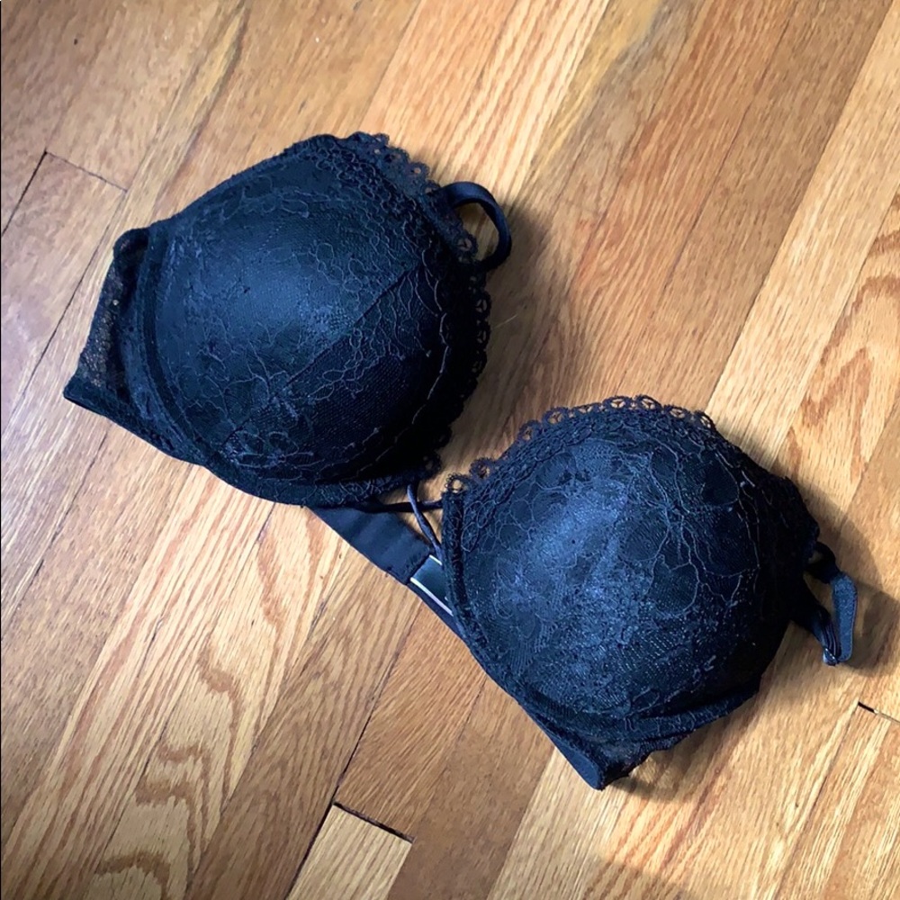 BLACK Victoria’s Secret bra BOMBSHELL plunge 34C